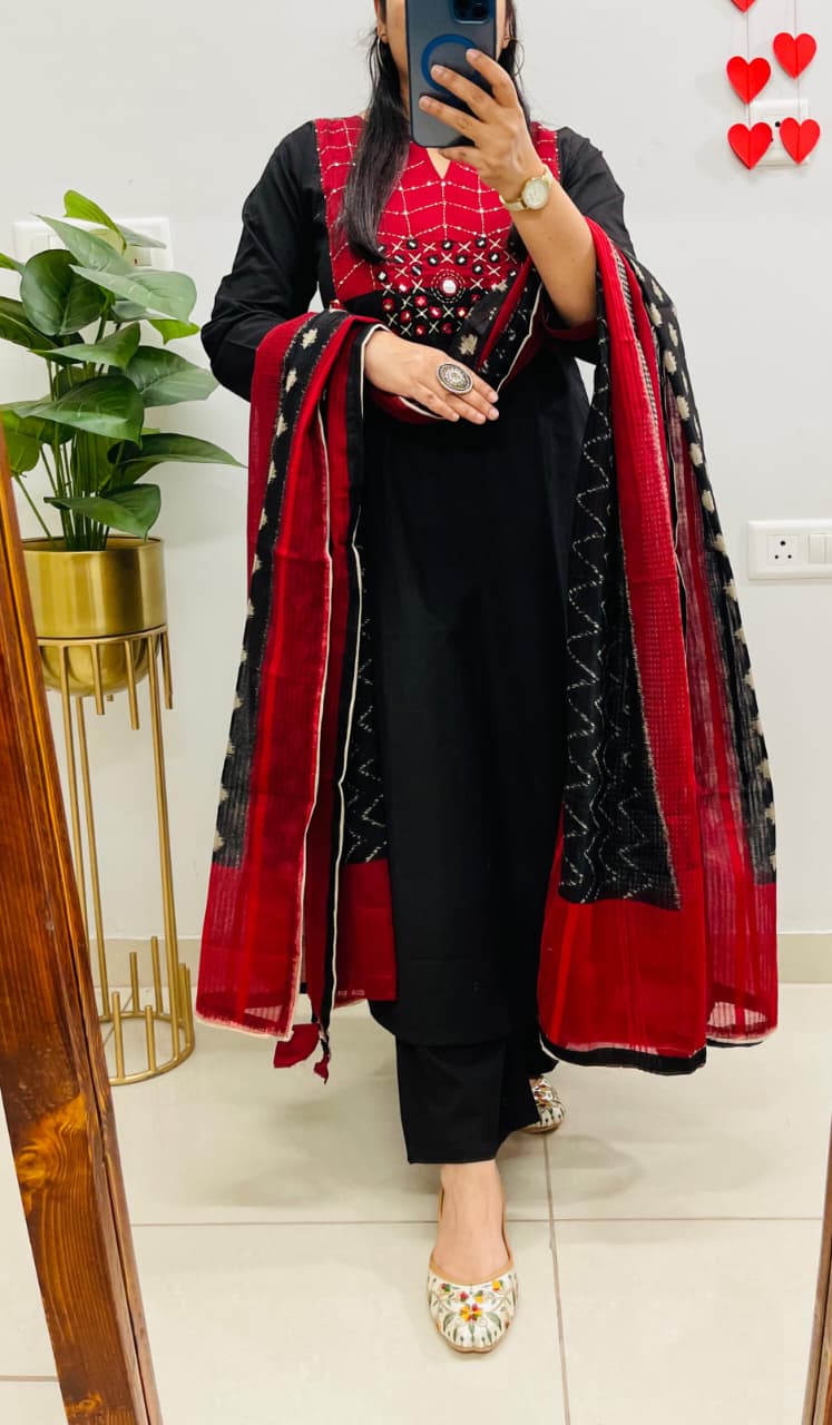 Premium Designer Kurti Set in Dhabu Cotton view 3