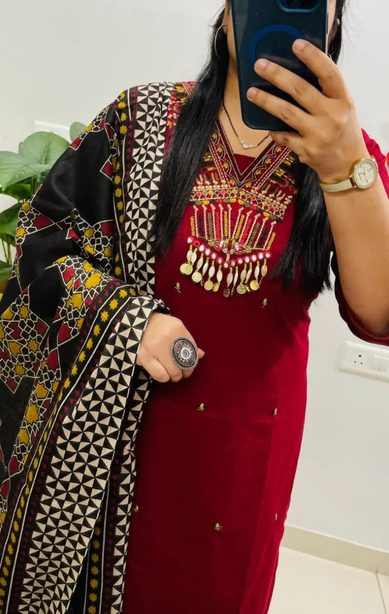 Premium Wine Dhabu Cotton Kurti Set view 3