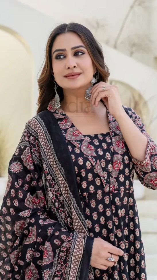 Premium Cotton Kurti Set with Sequins Work view 3