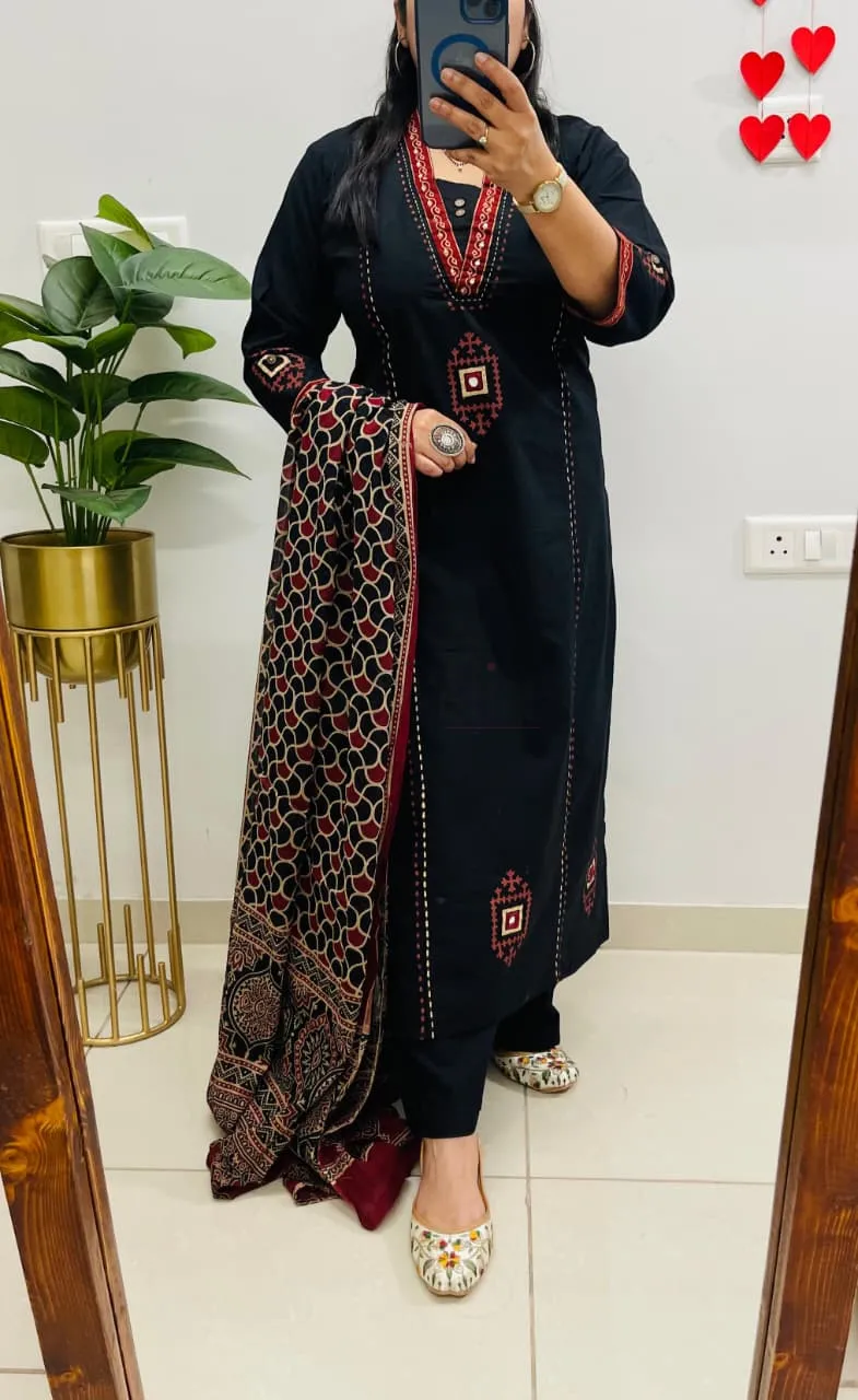 Dhabu Cotton Kurti Set with Mirror Embroidery