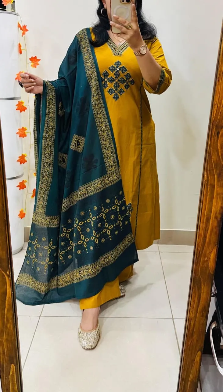Premium Rich Dhabu Cotton Kurti Set with Azrakh Applique view 8