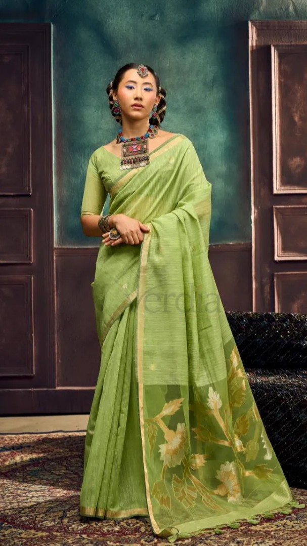 Pure Munga Silk Handloom Weaving Saree with Gold Zari Border view 11