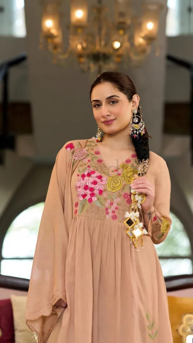 Premium cotton crush 3 piece suit with applique work view 8
