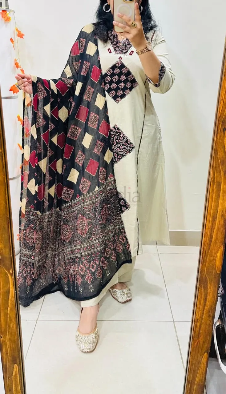 Premium Dhabu Cotton Suit with Azrakh Applique and real mirror work. view 3