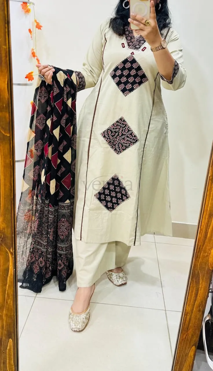 Premium Dhabu Cotton Suit with Azrakh Applique and real mirror work. view 5