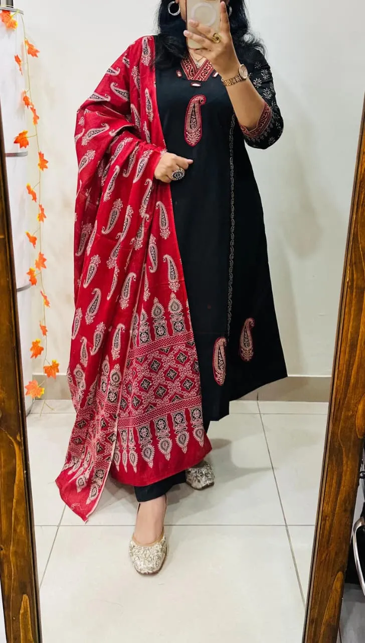 Premium Dhabu Cotton Suit with Azrakh Applique and real mirror work. view 12