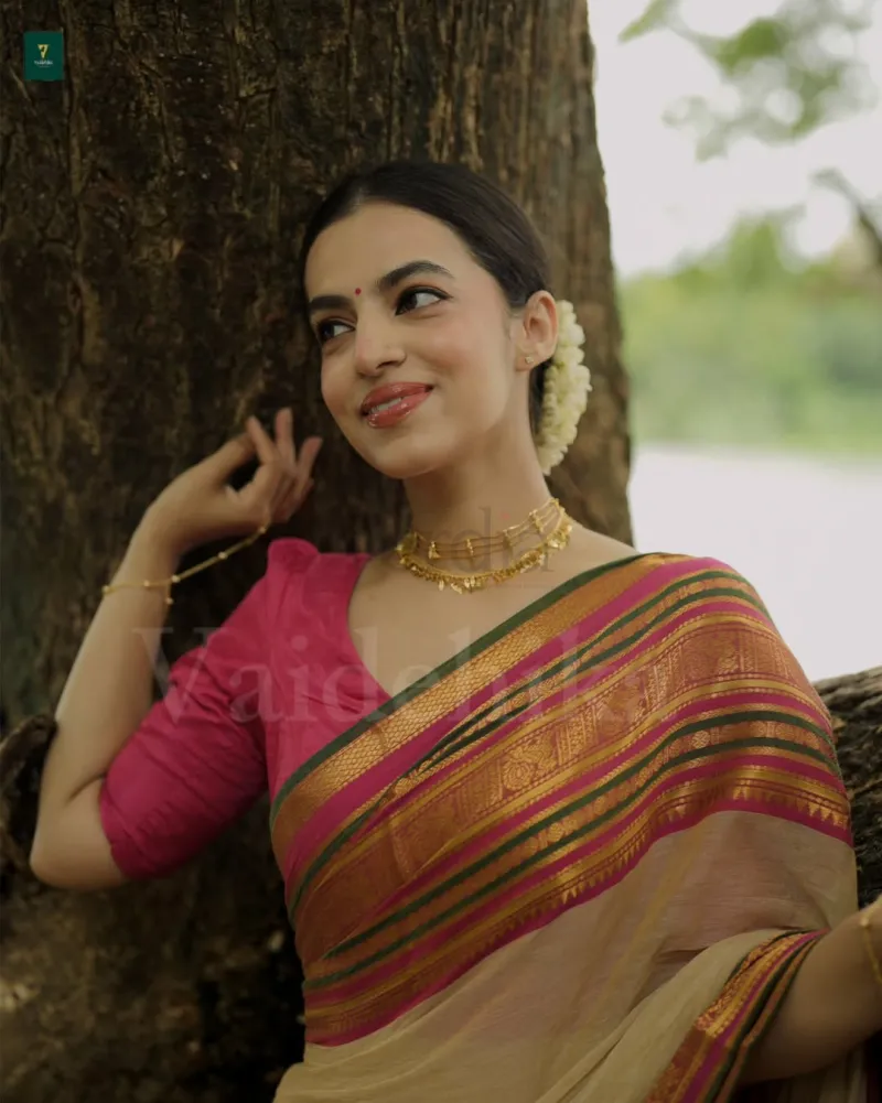 Kerala Onam special weaves; Pure Mulmul cotton saree (with running blouse piece) view 3