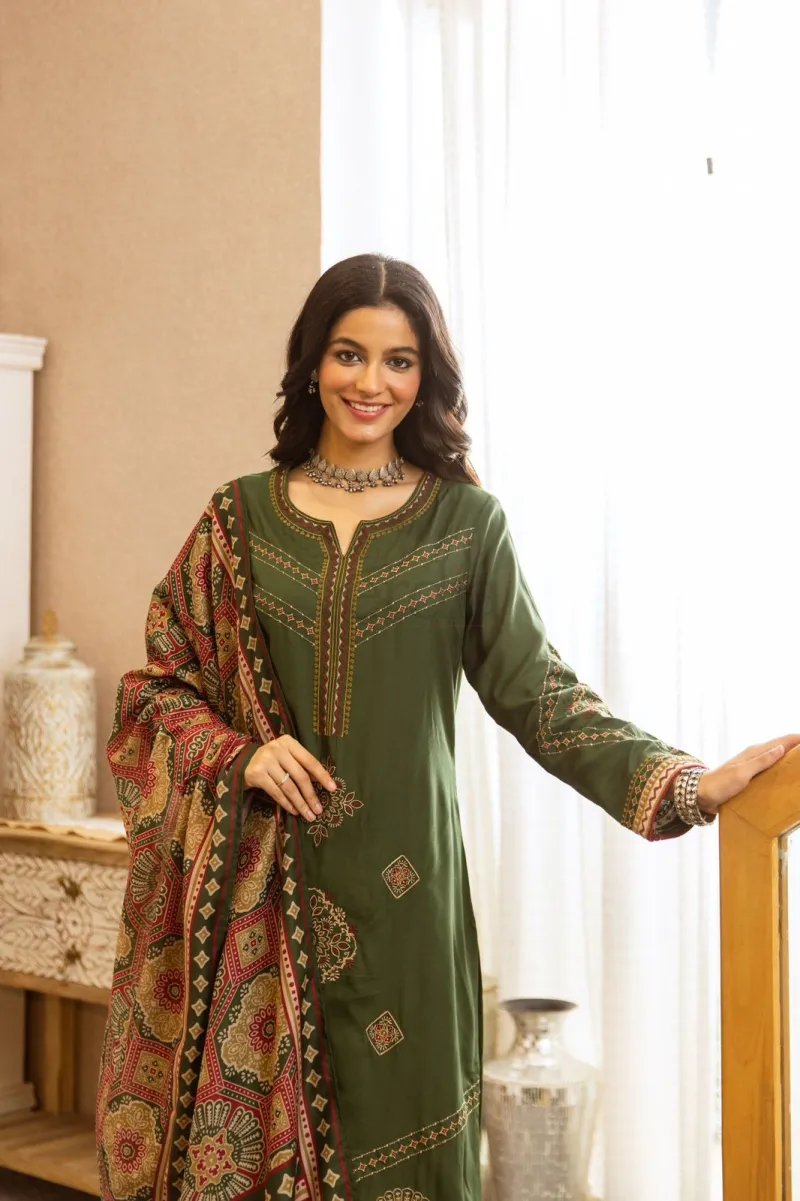 Ready-to-wear suit Set view 9