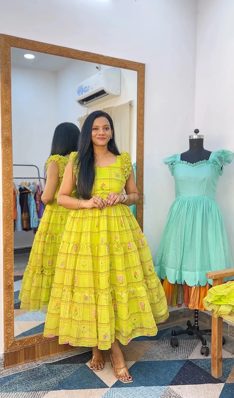 Maxi dress in Chanderi cotton view 3