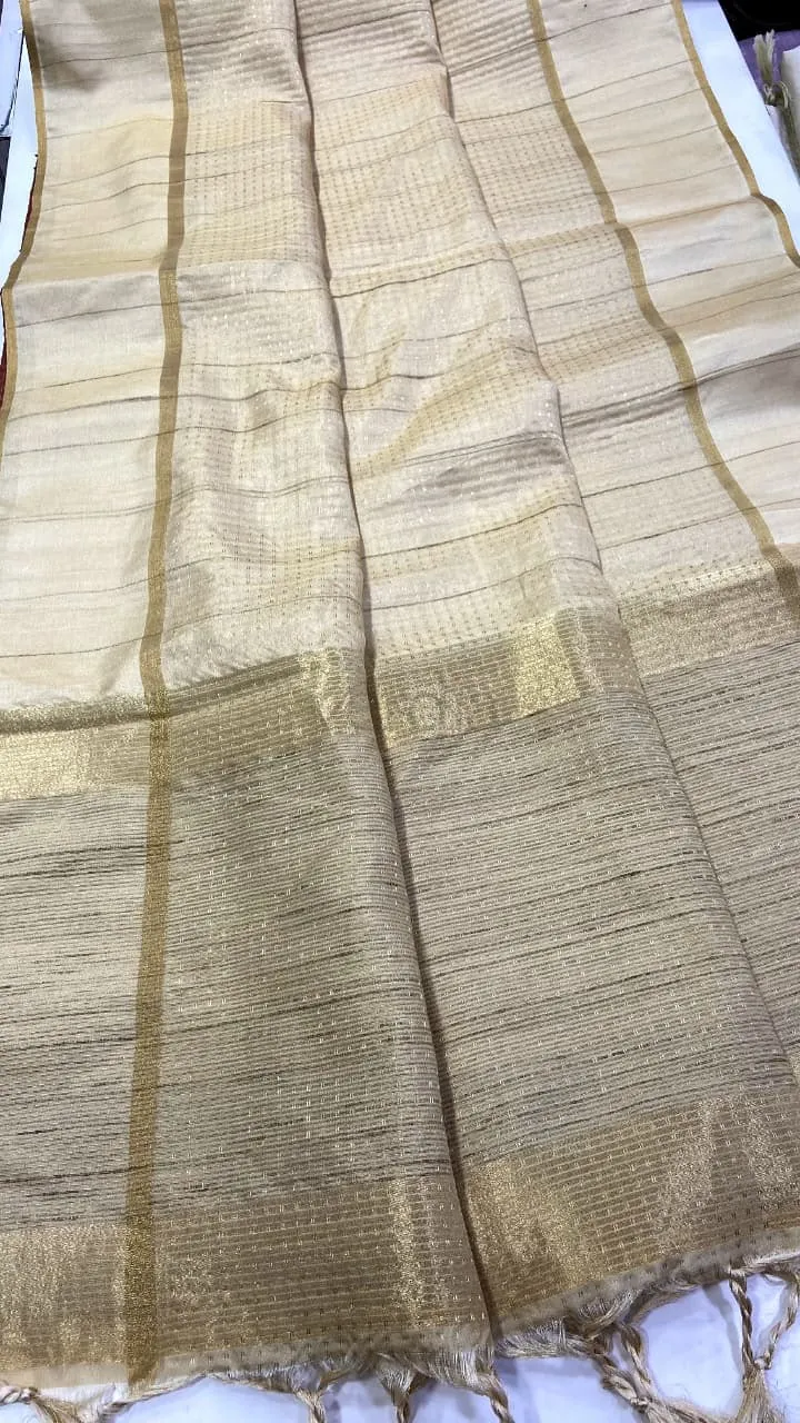 Premium Matka Silk Saree with Designer Patola Woven Blouse view 2
