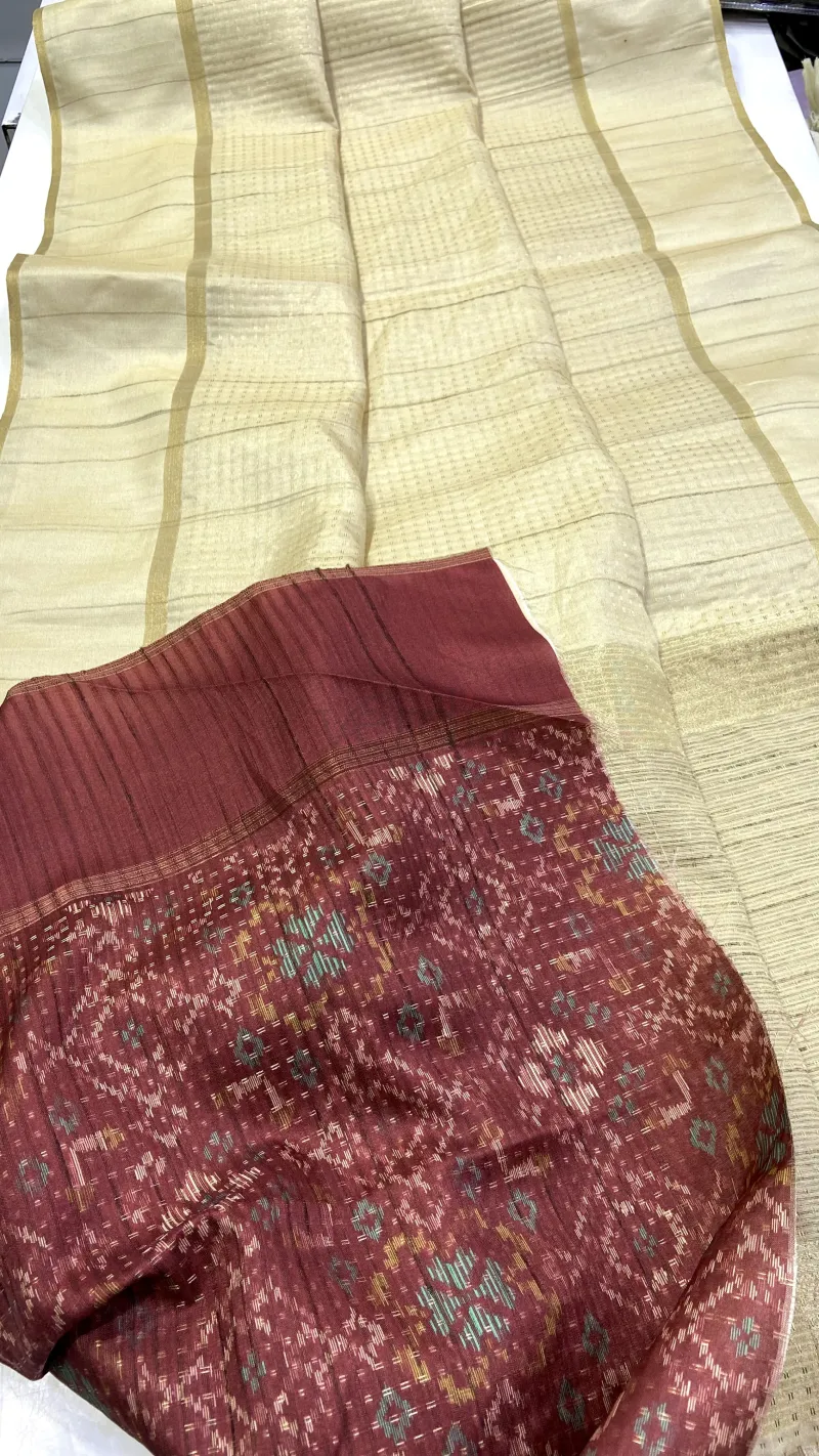 Premium Matka Silk Saree with Designer Patola Woven Blouse view 3