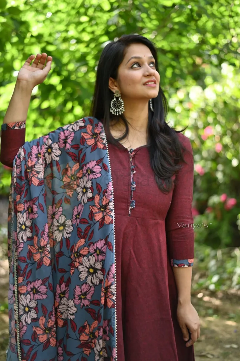 Handloom Cotton Anarakali Kurta Set view 7